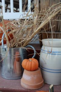 fall front porch decorating