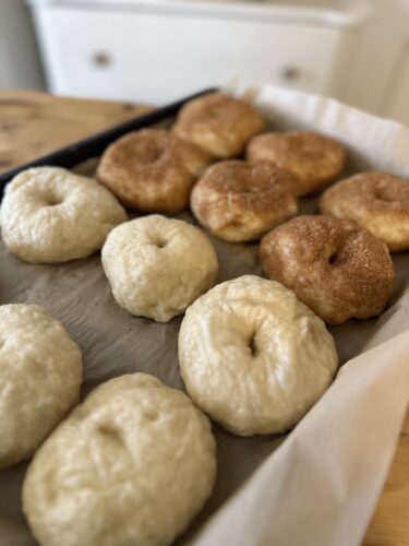 sourdough discard bagels cinnamon