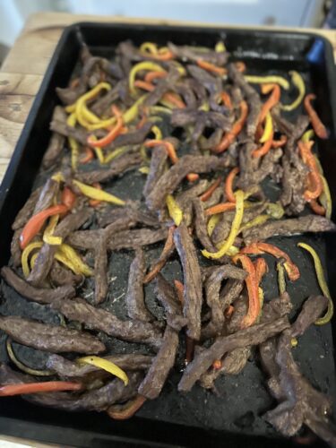 sheet pan steak fajita bowls