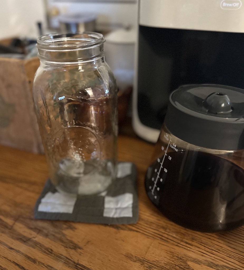 how long does brewed coffee stay fresh in the fridge