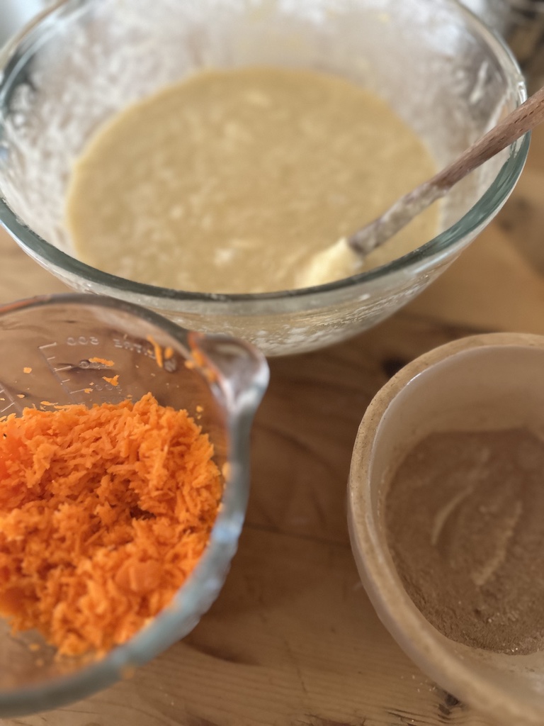 sourdough discard carrot cake