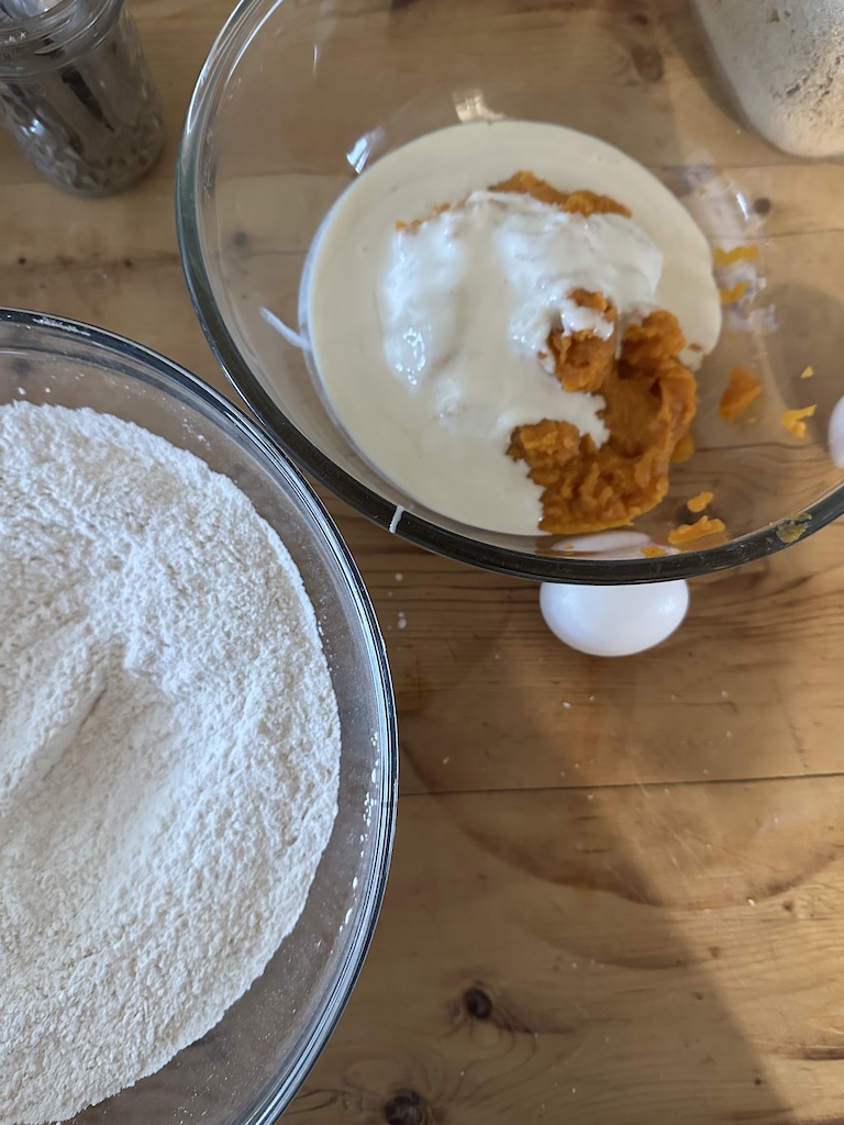 sourdough discard pumpkin streusel muffins